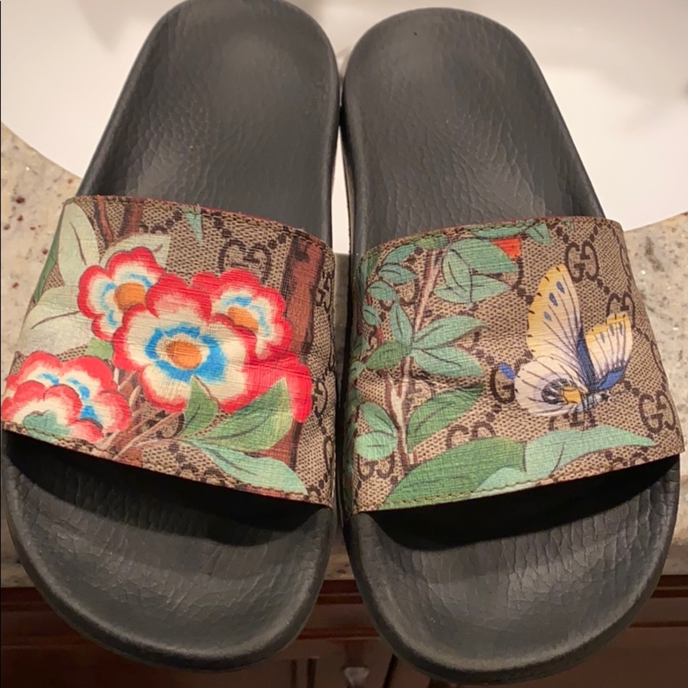 Gucci slides size 7